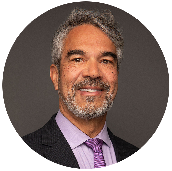 Omar_Headshots_Valentina_Sadiul_032324-9920 edt 1000-circleframe